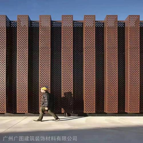 大小圆孔渐变冲孔铝单板 重塑建筑艺术空间的灵动之笔